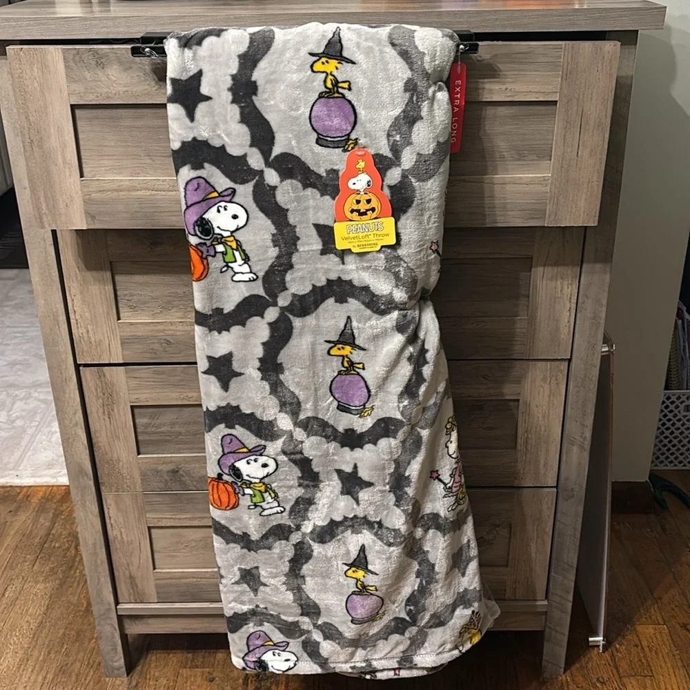 Berkshire Peanuts Halloween Throw Cowboy Snoopy Woodstock Crystal Ball NEW 2025